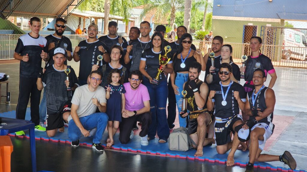 Prata comemora sucesso da 3ª Copa Kickboxing Catuta Team
